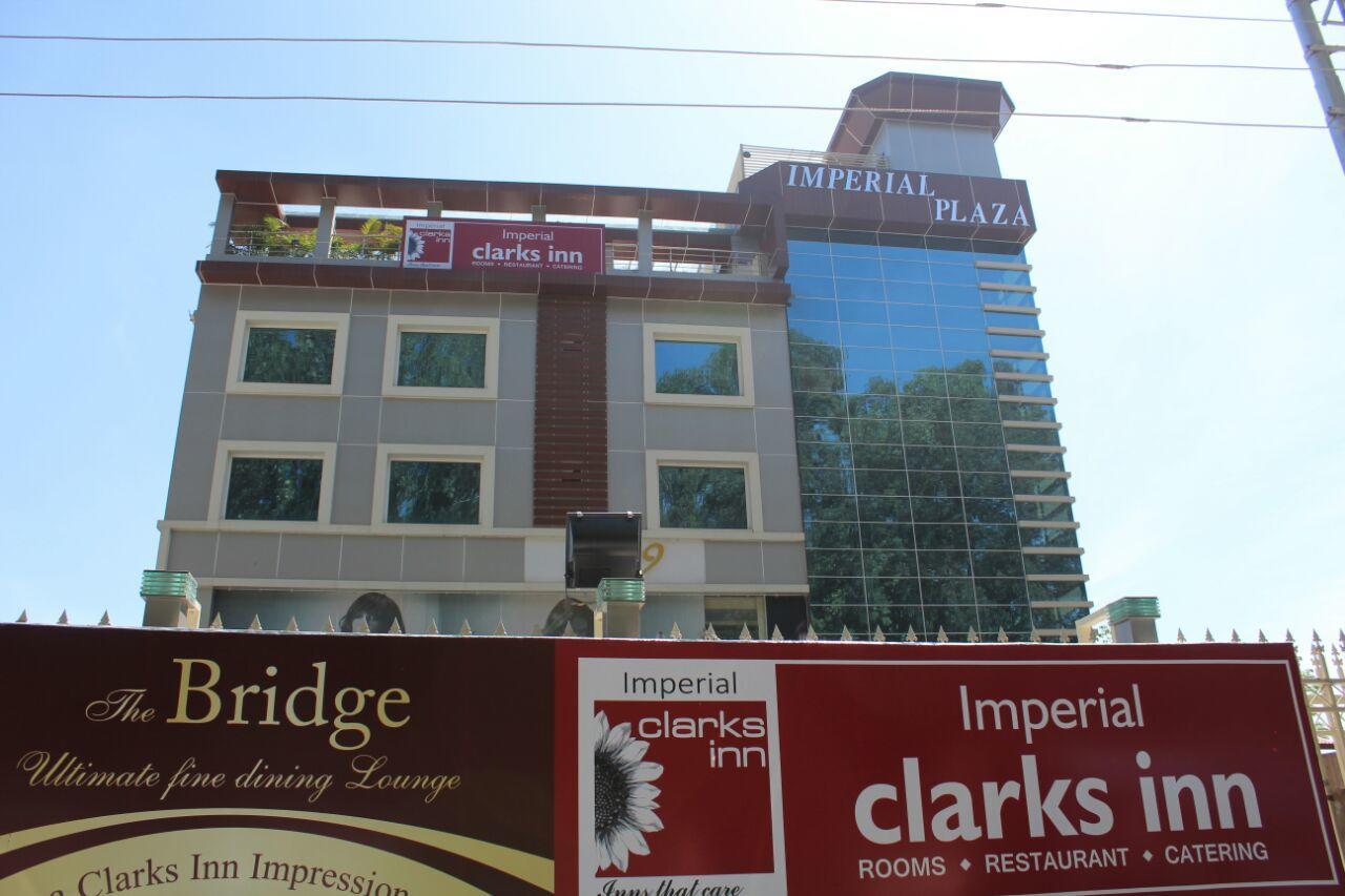 Imperial Clarks Inn Dehradún Kültér fotó