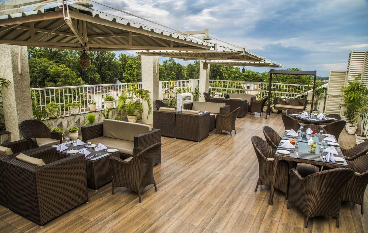 Imperial Clarks Inn Dehradún Kültér fotó